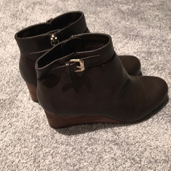 dr scholl's daina wedge bootie